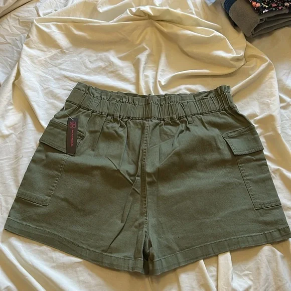 CARGO SHORTS - Picture 7 of 7
